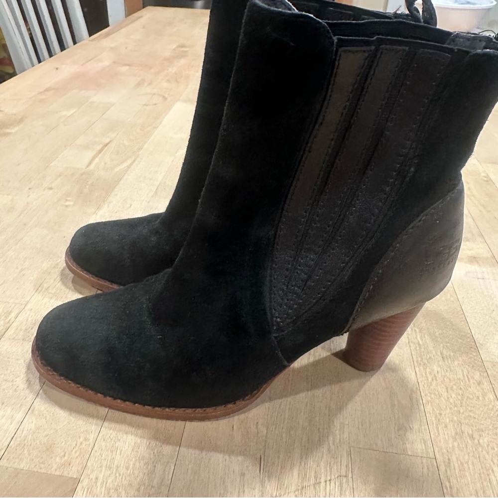 UGG Olivya 5597 Suede Leather Stacked Heel Slip On Ankle Boots Black Womans 7 - Picture 9 of 10